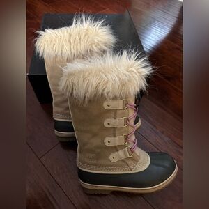 Sorel Youth Beige and Black Winter Boots with Faux Fur